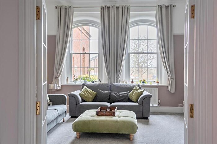 2 Bedroom Flat For Sale In Boundary Walk, Knowle, Fareham, PO17