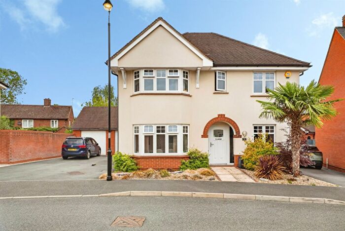 4 Bedroom Detached House For Sale In Chaplins Drive, Roade, Northampton, NN7