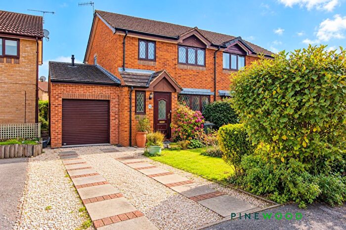 3 Bedroom Semi-Detached House For Sale In Spring House Close, Ashgate, S42