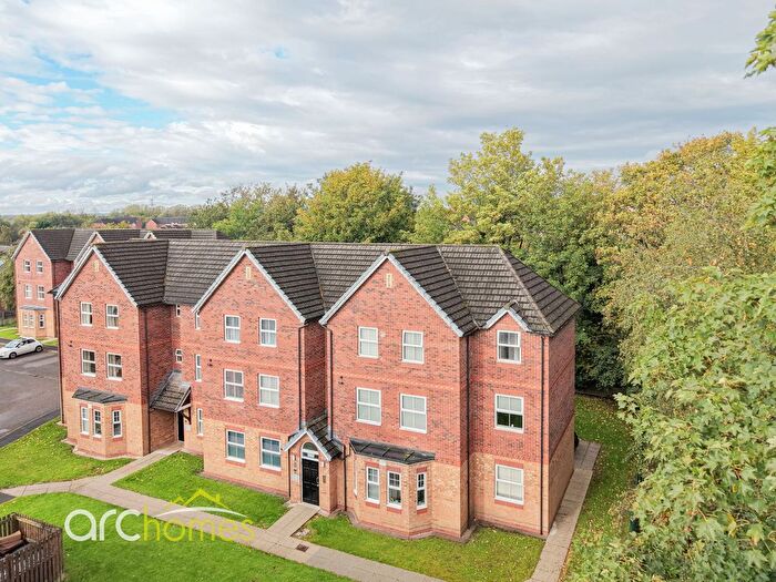 2 Bedroom Flat For Sale In Leigh Road, Atherton, M46
