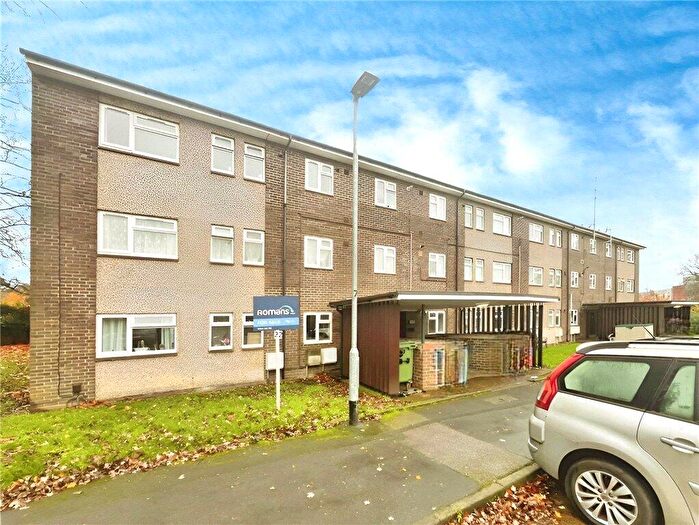 2 Bedroom Flat To Rent In Perry Oaks, Bracknell, Berkshire, RG12
