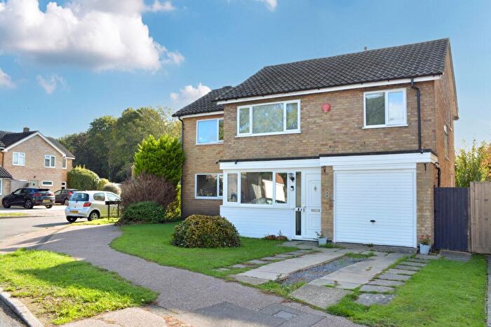 4 Bedroom Detached House For Sale In Fairway, Copthorne, RH10