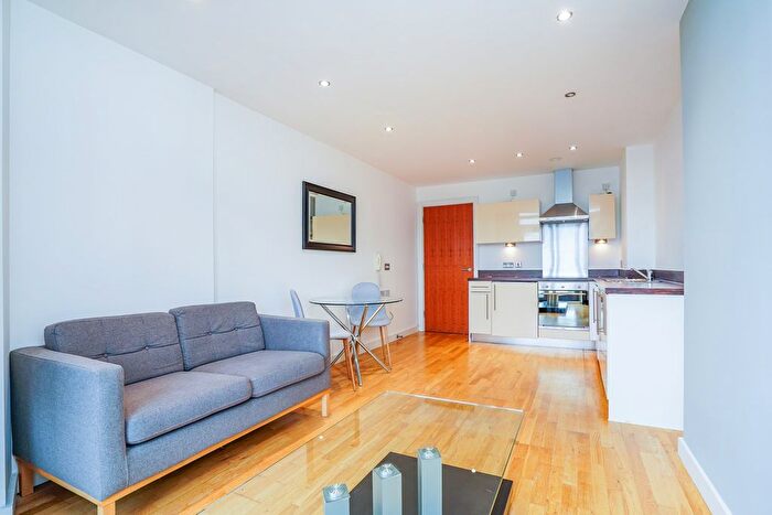 1 Bedroom Flat To Rent In Gotts Road, Leeds, LS12