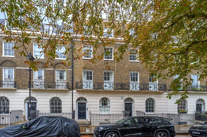 2 Bedroom Flat For Sale In Canonbury Square, Canonbury, Islington, London, N1