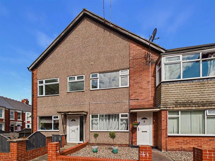 2 Bedroom Flat For Sale In Bideford Gardens, Whitley Bay, NE26