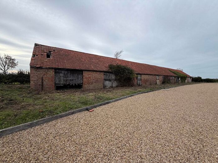 5 Bedroom Barn Conversion For Sale In Binham Road, Wighton, NR23