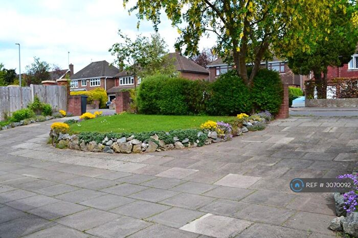 4 Bedroom Detached House To Rent In Old Bedford Road, Luton, LU2
