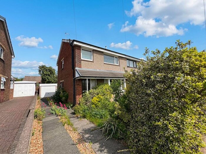 3 Bedroom Semi-Detached House For Sale In Bar Croft, Kirkheaton, HD5