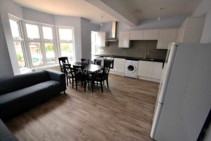 4 Bedroom Flat To Rent In Christchurch Road, Reading, RG2