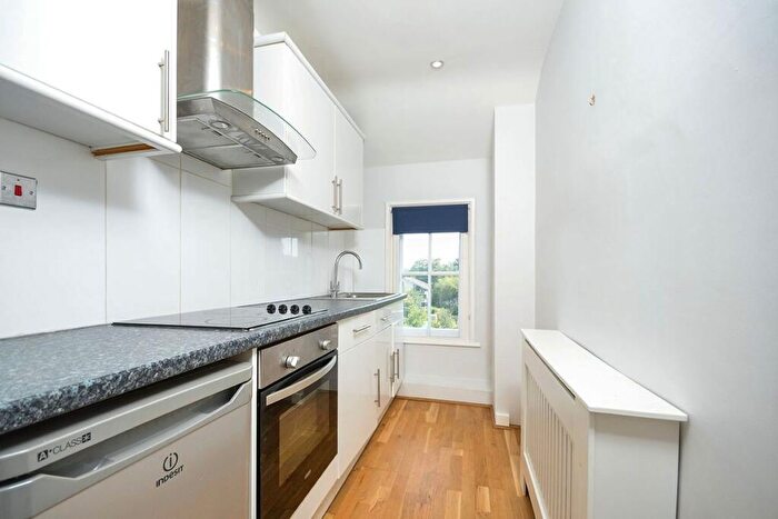 1 Bedroom Flat To Rent In Buckland Hill, Maidstone, Kent, ME16