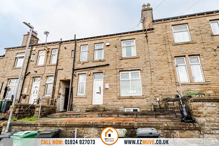2 Bedroom Terraced House For Sale In Thorne Road, Huddersfield, HD1