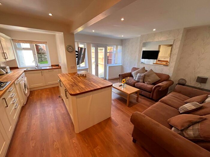 3 Bedroom Semi-Detached House To Rent In Glebelands Drive, Far Headingley, Leeds, West Yorkshire, LS6