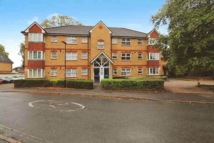 2 Bedroom Flat For Sale In Bramley House, Hollygrove Close, Hounslow, TW3