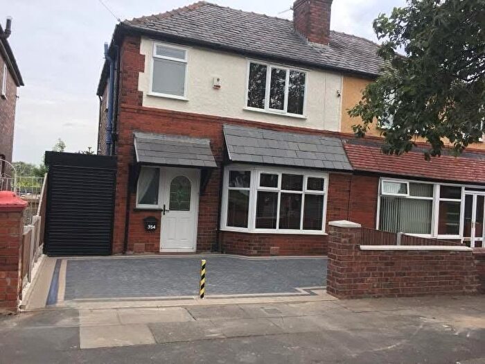 3 Bedroom Semi-Detached House For Sale In Lever Edge Lane, Bolton, BL3