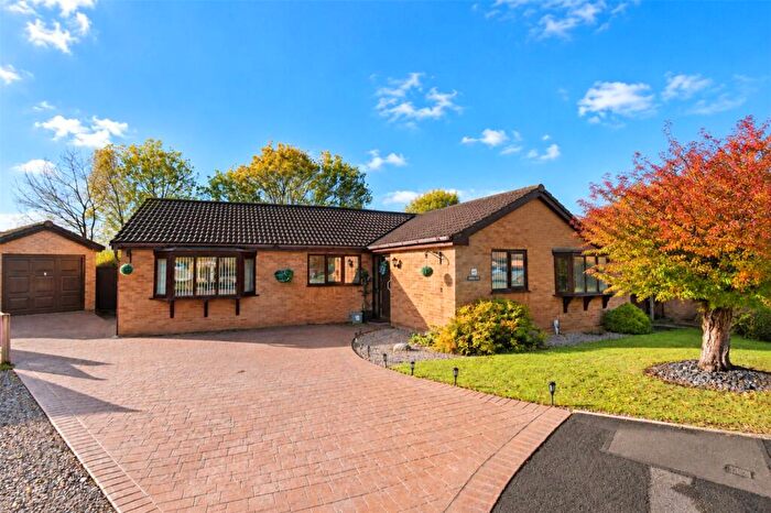 3 Bedroom Bungalow For Sale In Norman Close, Great Sutton, Ellesmere Port, CH66