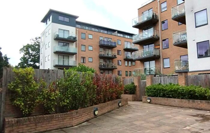 3 Bedroom Flat For Sale In Westbury Mansions, Old Bracknell Lane West, Bracknell, Berkshire, RG12