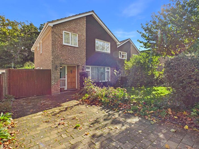 4 Bedroom Detached House For Sale In Tennyson Avenue, Hitchin, SG4