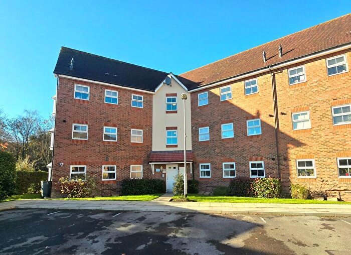 2 Bedroom Flat To Rent In Whites Way, Hedge End, SO30