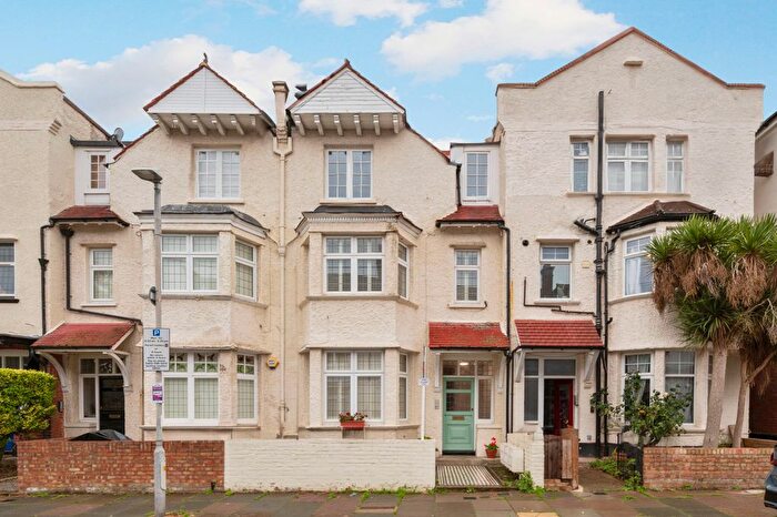2 Bedroom Flat To Rent In Guilford Avenue, Surbiton, KT5