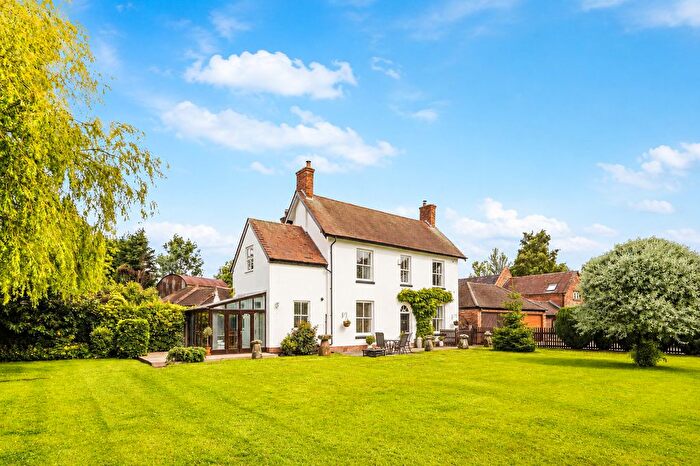 3 Bedroom Semi-Detached House For Sale In Wood Lane, Bromsgrove, B61