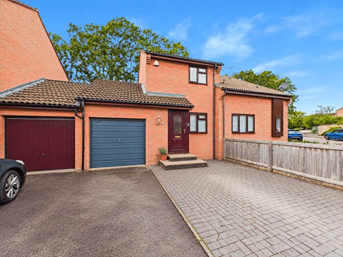 2 Bedroom Semi-Detached House For Sale In Ascot Close, Titchfield Common, Fareham, PO14