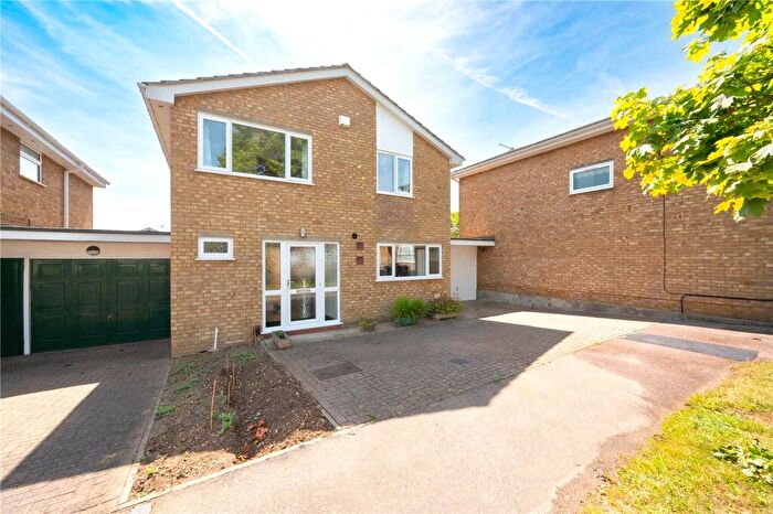 4 Bedroom Link Detached House For Sale In Arretine Close, St. Albans, Hertfordshire, AL3