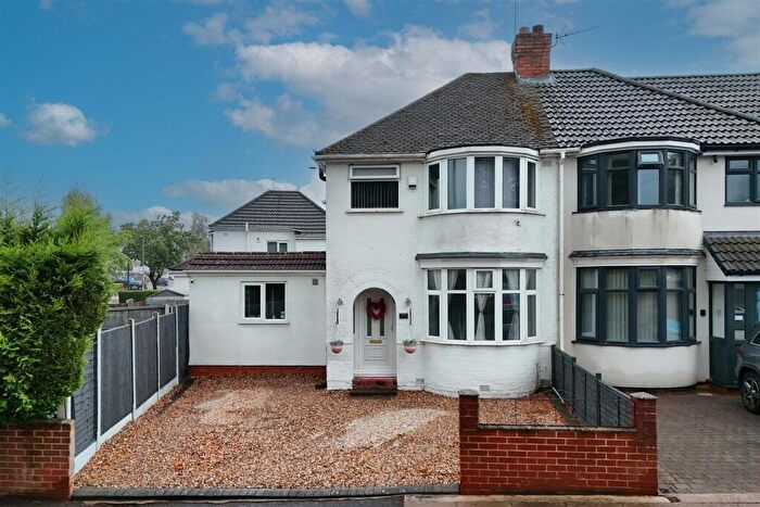 3 Bedroom Semi-Detached House For Sale In Benedon Road, Sheldon, Birmingham, B26