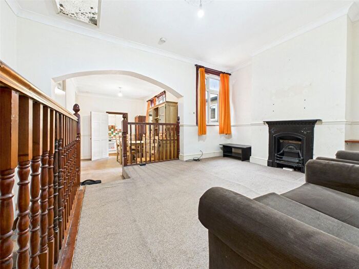 1 Bedroom Flat To Rent In Cecil Road, Hounslow, TW3