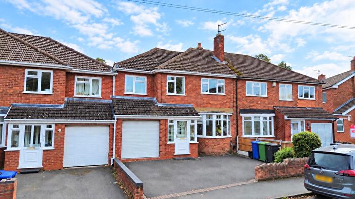 4 Bedroom Semi-Detached House For Sale In Lion Street, Stourbridge, DY8
