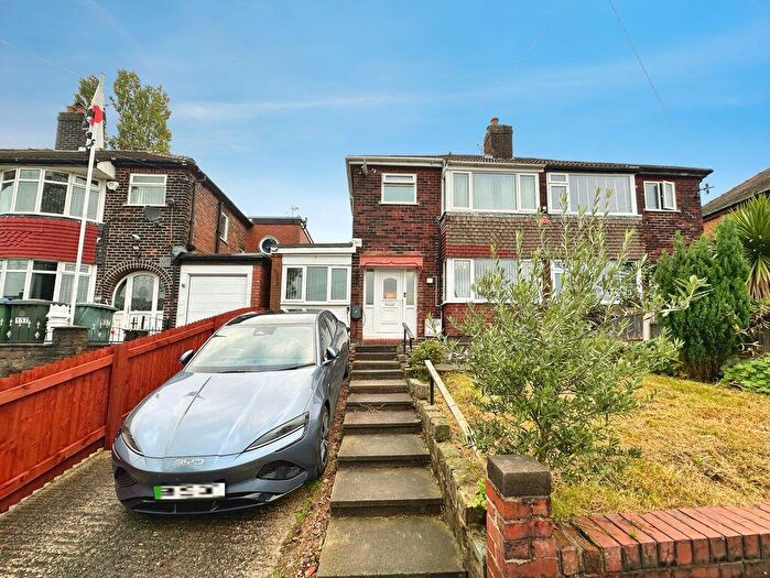 3 Bedroom Semi-Detached House For Sale In Grimshaw Lane, Middleton, M24