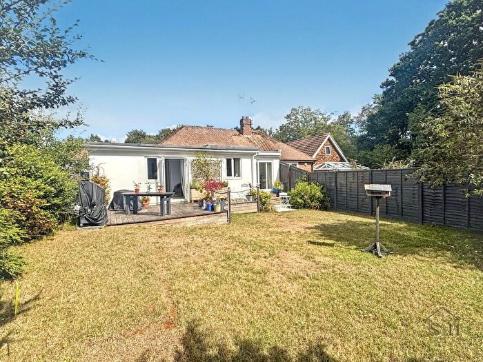 2 Bedroom Semi-Detached Bungalow For Sale In Tudor Road, Kennington, TN24
