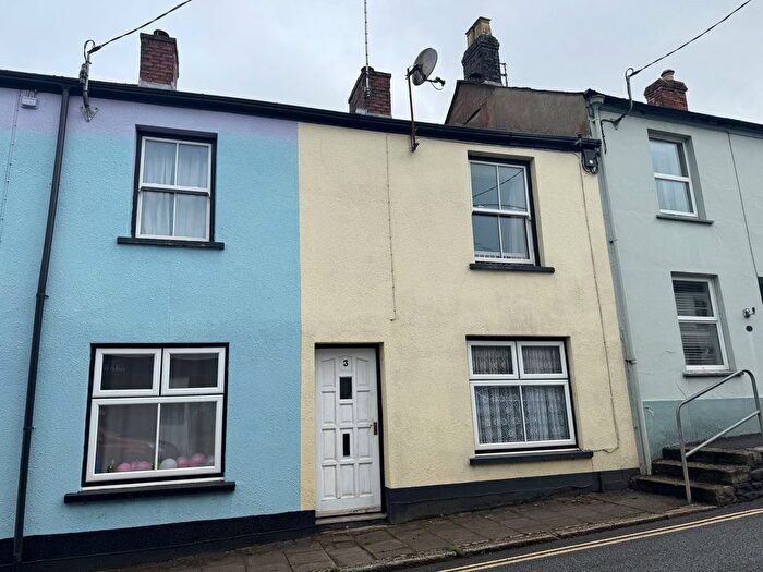 2 Bedroom Cottage To Rent In High Street, North Tawton, EX20