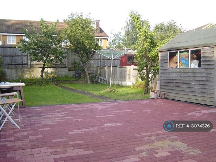 3 Bedroom Semi-Detached House To Rent In Ilford, Ilford, IG2