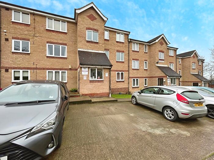 1 Bedroom Flat To Rent In Purfleet, Essex, RM19