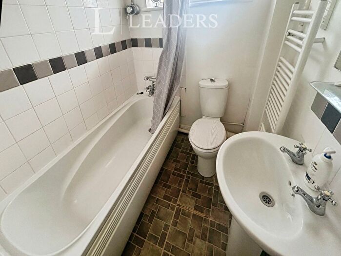 1 Bedroom Flat For Sale In Havant Road, Drayton, Portsmouth, PO6
