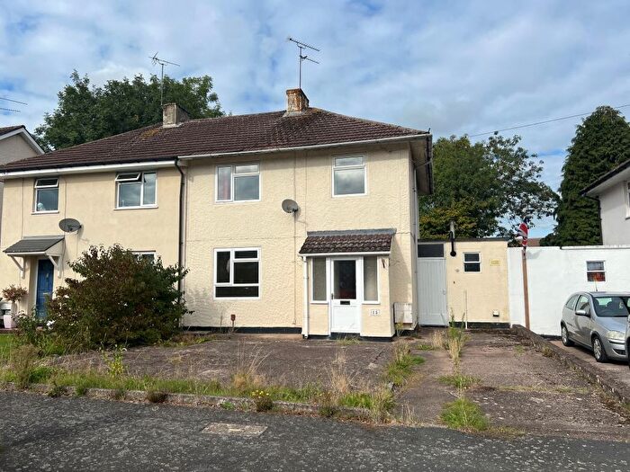 3 Bedroom Semi-Detached House For Sale In Wilton Avenue, Kidderminster, Worcestershire, DY11