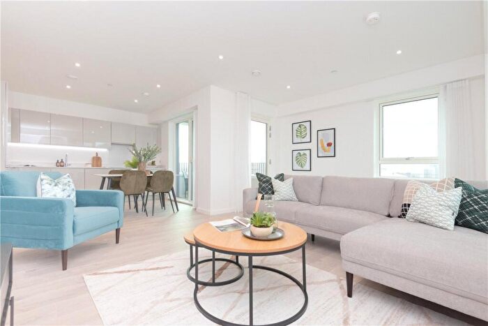 3 Bedroom Apartment To Rent In Heartwell Avenue, London, E16