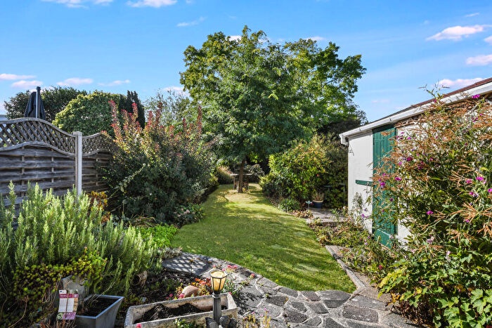 3 Bedroom Semi-Detached House For Sale In Moulsham Drive, Old Moulsham, Chelmsford, CM2