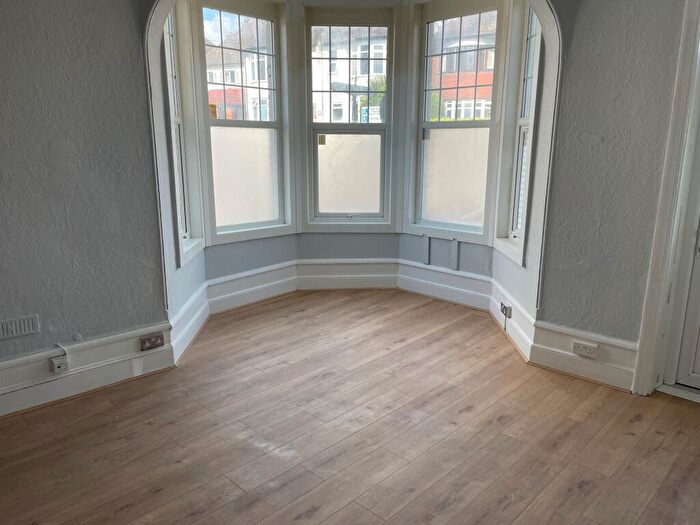 Studio To Rent In Flat A, Palmeira Avenue, Westcliff-on-sea, Southend-on-sea, SS0