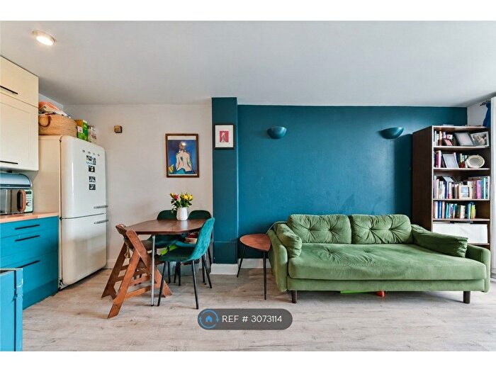 1 Bedroom Flat To Rent In Bow Quarter, London, E3