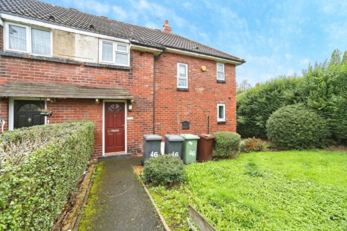 3 Bedroom Semi-Detached House For Sale In Greenthorpe Hill, Leeds, LS13