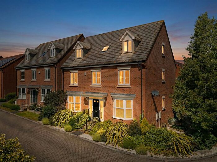 5 Bedroom Detached House For Sale In Woodpits, Olney, MK46