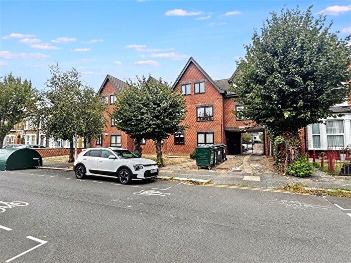 2 Bedroom Flat To Rent In Templeton Court, Manor Road, Leyton, E10