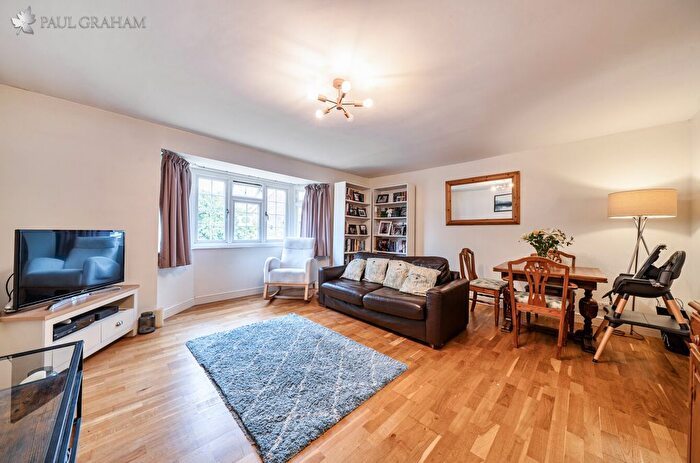 2 Bedroom Flat For Sale In Sycamore Close, Carshalton, SM5