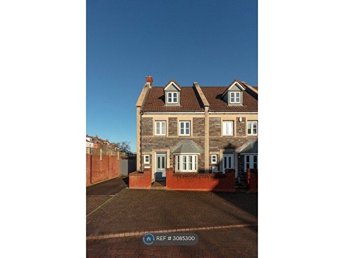 4 Bedroom End Of Terrace House To Rent In Trubshaw Close, Horfield, Bristol, BS7