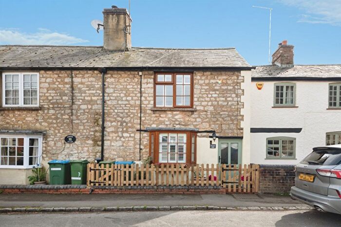 2 Bedroom Terraced House For Sale In Main Street, Tingewick, Buckingham, MK18