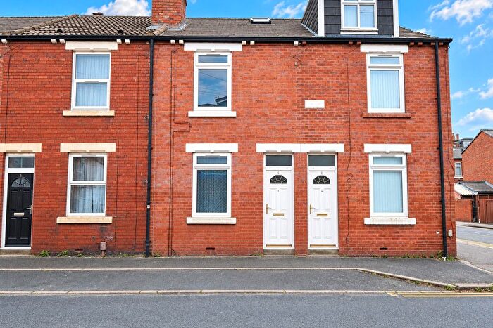 2 Bedroom Terraced House To Rent In Plumpton Road, Wakefield, WF2