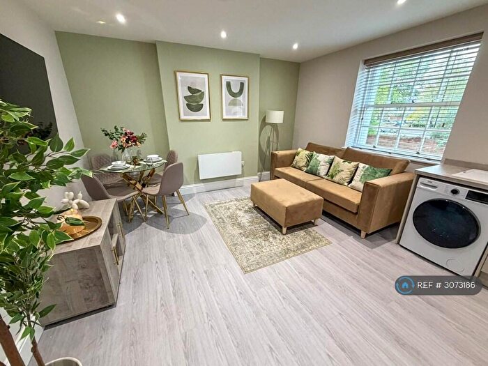 2 Bedroom Flat To Rent In City Centre, Sheffield, S3