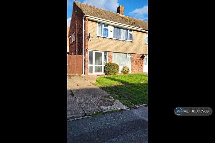 3 Bedroom Semi-Detached House To Rent In Silverdale, Maidstone, ME16
