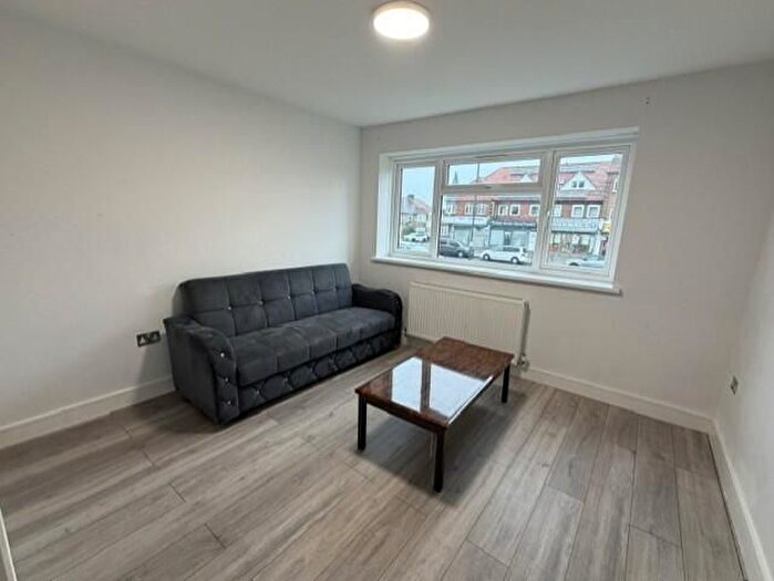 3 Bedroom Flat To Rent In Church Lane, London, NW9